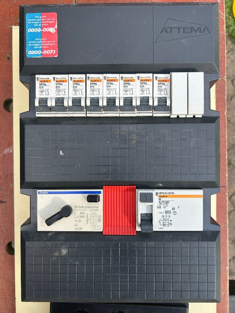 Attema Groepenkast 8 Merlin Gerin automaten en 2 aardlek, Ophalen of Verzenden, Gebruikt, Attema, Groepenkast