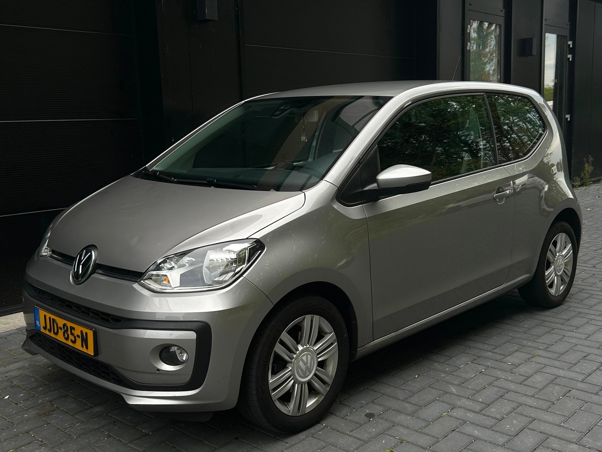 Volkswagen UP! High Up STLVRM/LMVELGEN/CRUISE/CLIMA/PDC/LEDE, Auto's, Voorwielaandrijving, Stof, Bedrijf, Handgeschakeld