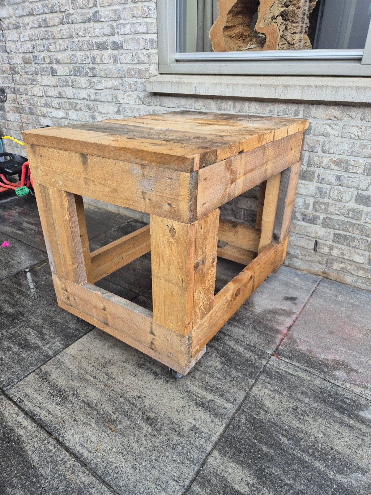 Stevige houten kamado tafel / onderstel op wielen, Ophalen of Verzenden, Gebruikt