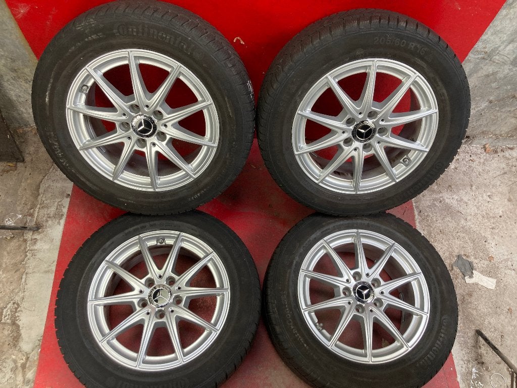 Winterbanden Mercedes A Klasse 205/60R16 Continental, Auto-onderdelen, Gebruikt, 16 inch, ., Banden en Velgen