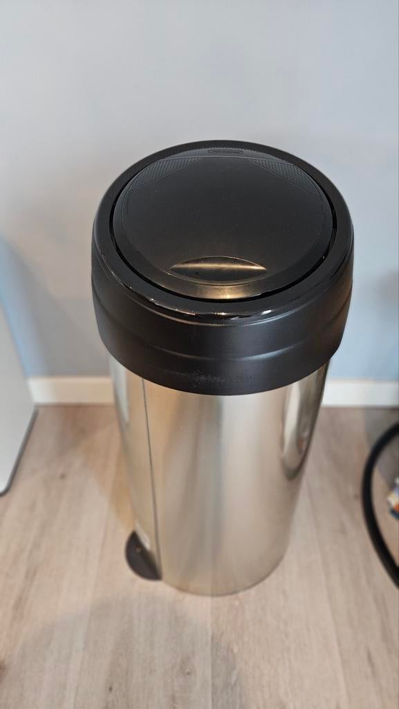Meliconi RVS prullenbak met zwarte deksel - 60 Liter, 40 liter of meer, Ophalen, Zo goed als nieuw, Rvs