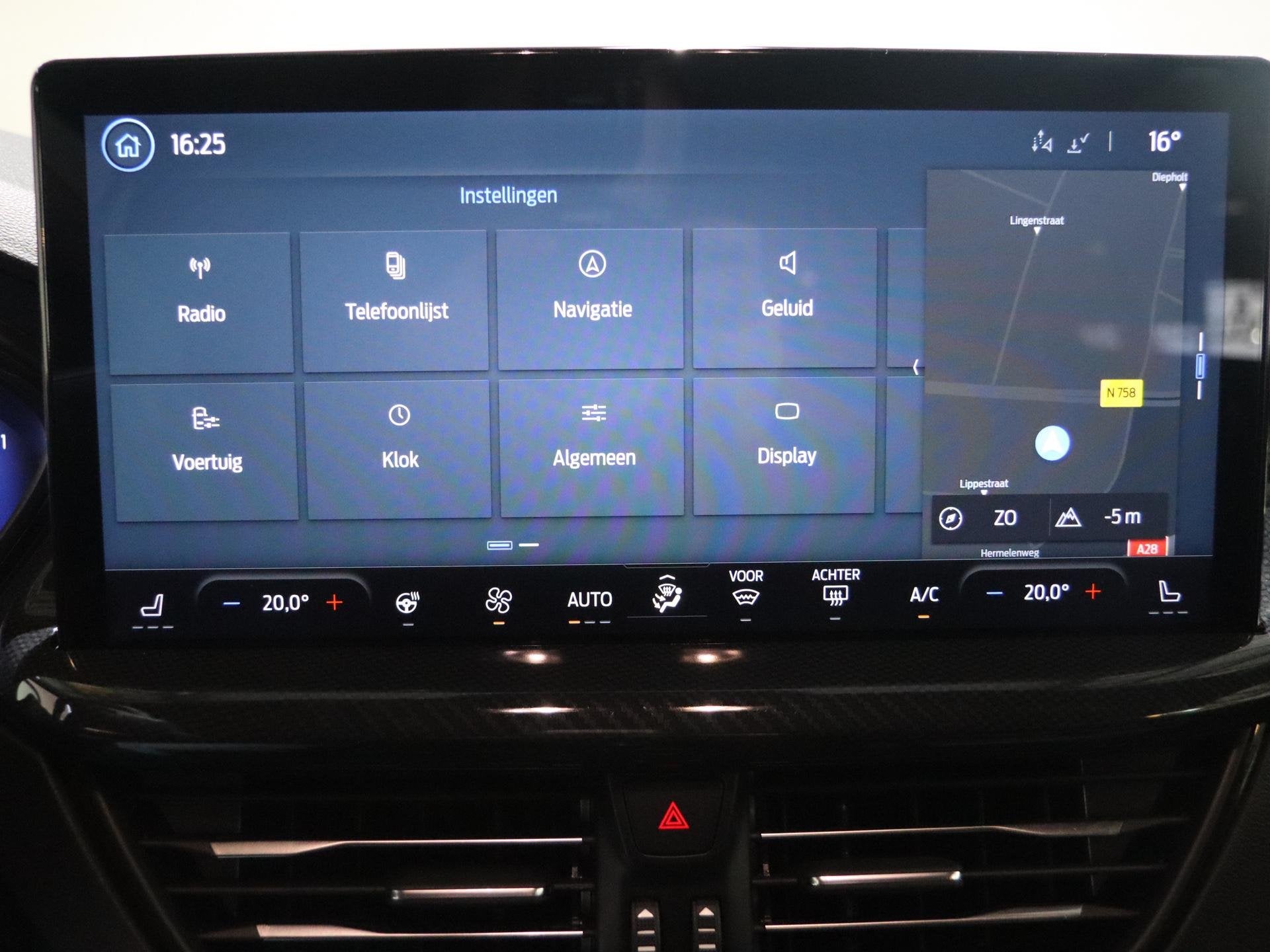 Foto 23 van Ford Focus Wagon 1.0 EcoBoost Hybrid ST Line X | Trekhaak |