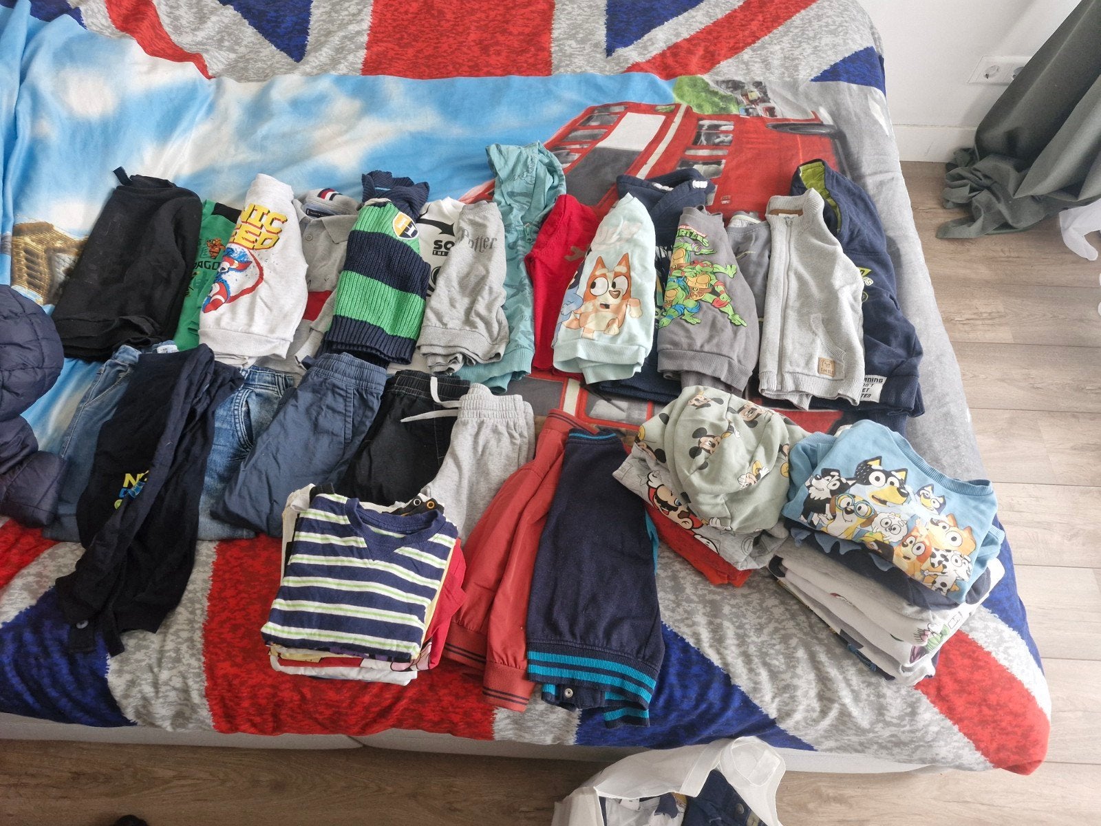 Grote kledingbundel voor jongens met schoene mat 92 tot 104, Ophalen of Verzenden, Gebruikt, FILA, Nike en diverse, Jongen