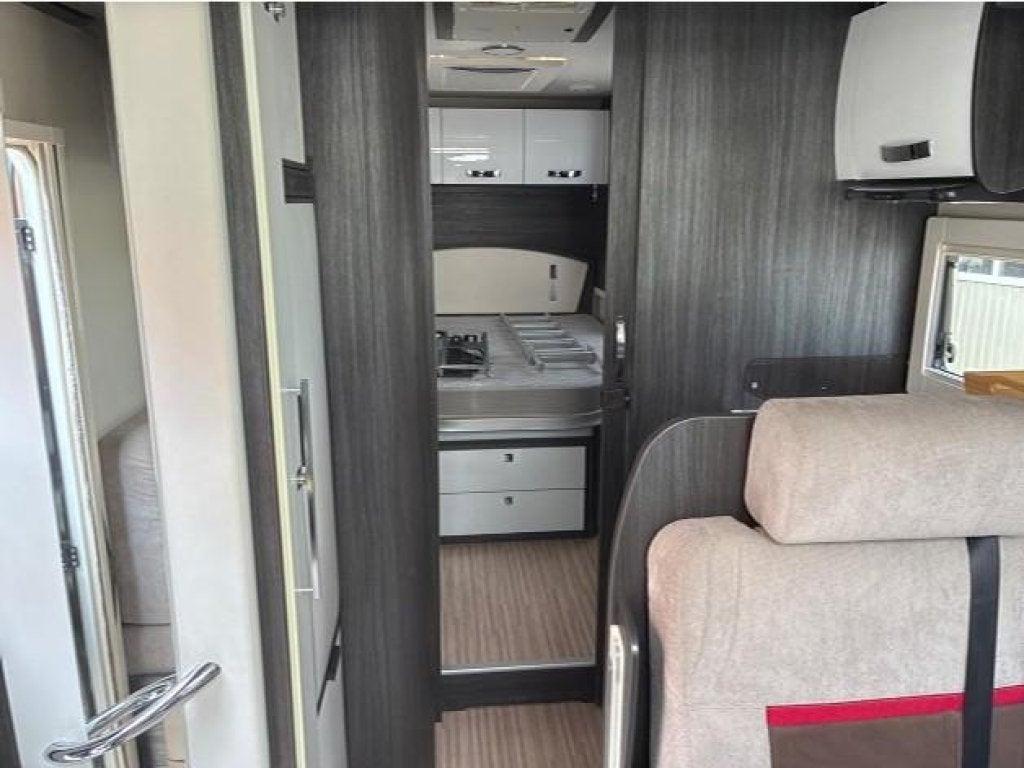 Benimar Mileo 296 5 zitplaatsen |Automaat|, Automaat, Chemisch toilet, Luifel, Ringverwarming