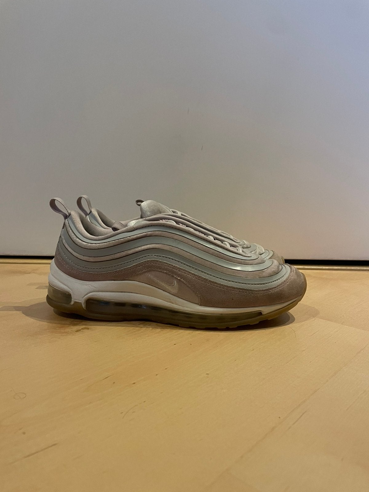 Nike Air Max 97 “Velvet Particle Rose” maat 40., Ophalen of Verzenden, Sneakers of Gympen, Roze, Gedragen