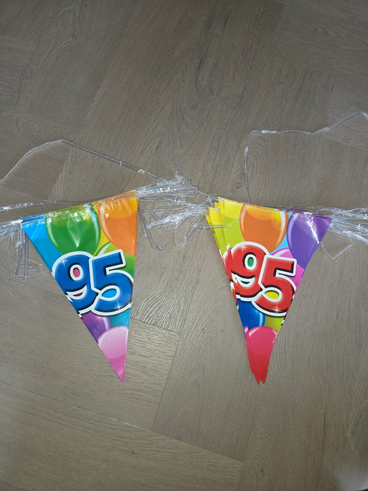 Twee vlaggenlijnen/vlaggetjes '95' - 2x 10 meter, Hobby en Vrije tijd, Ophalen, Versiering, Verjaardag