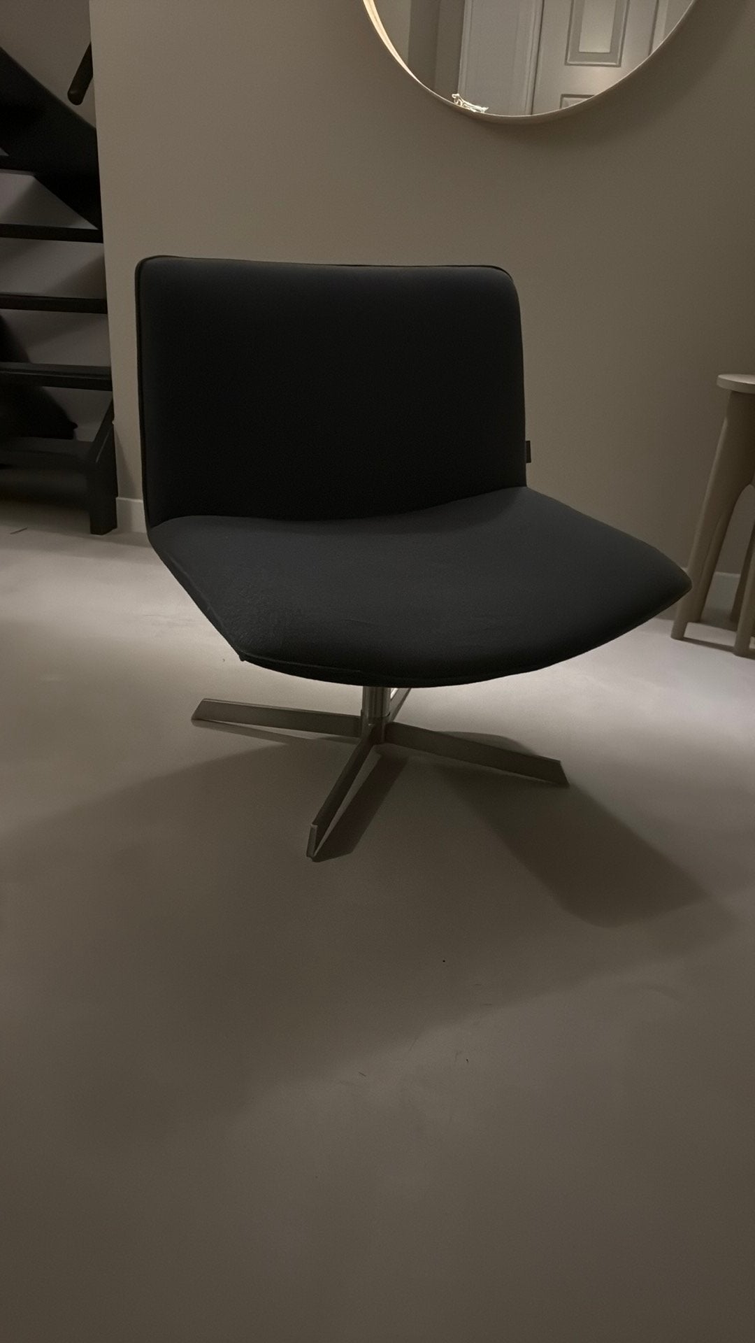 Leuke stoel van woood, Ophalen, Zo goed als nieuw, Stof, 50 tot 75 cm