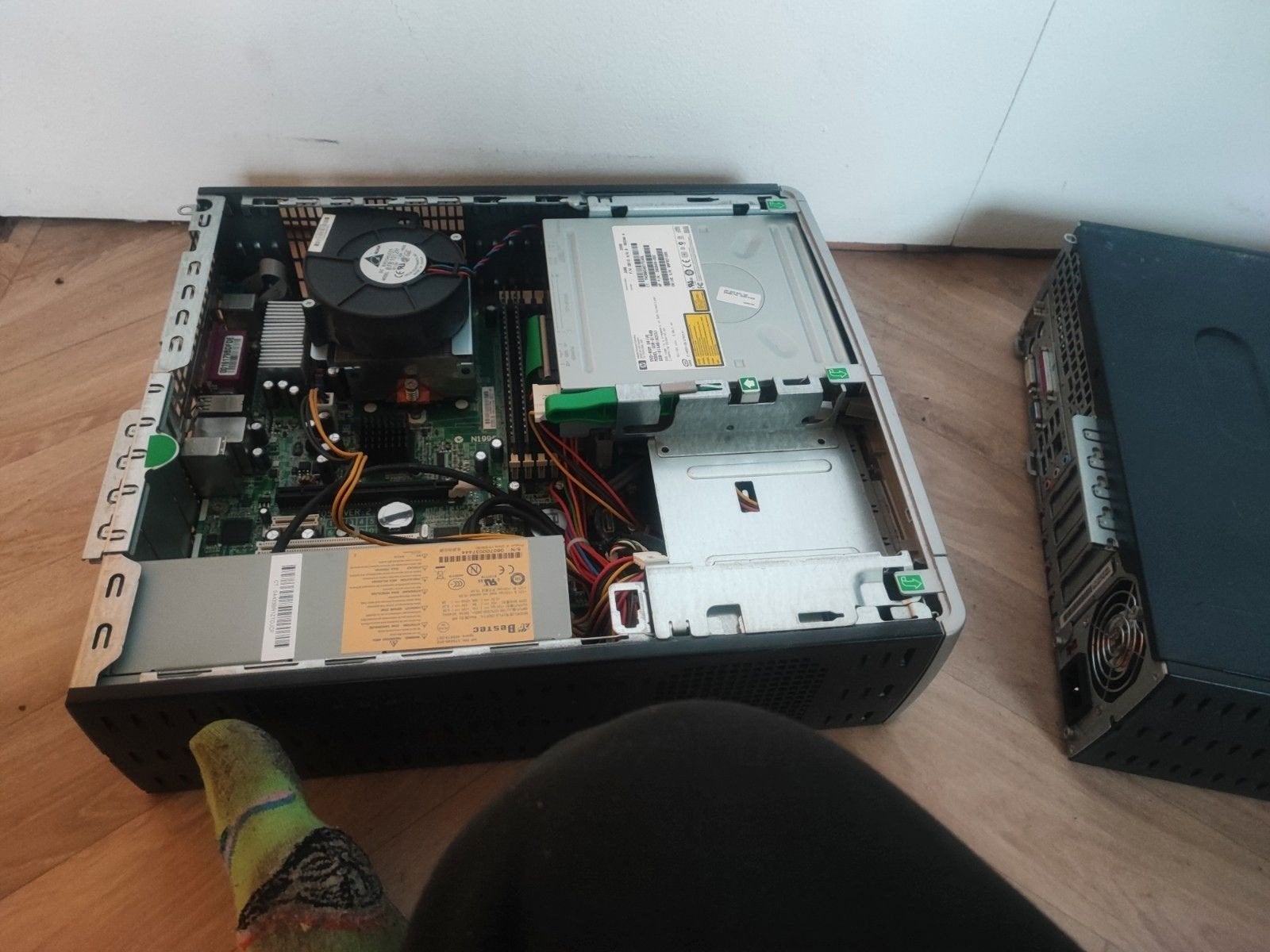 GEVRAAGD oude computer's laptops kabels, Ophalen, Niet werkend