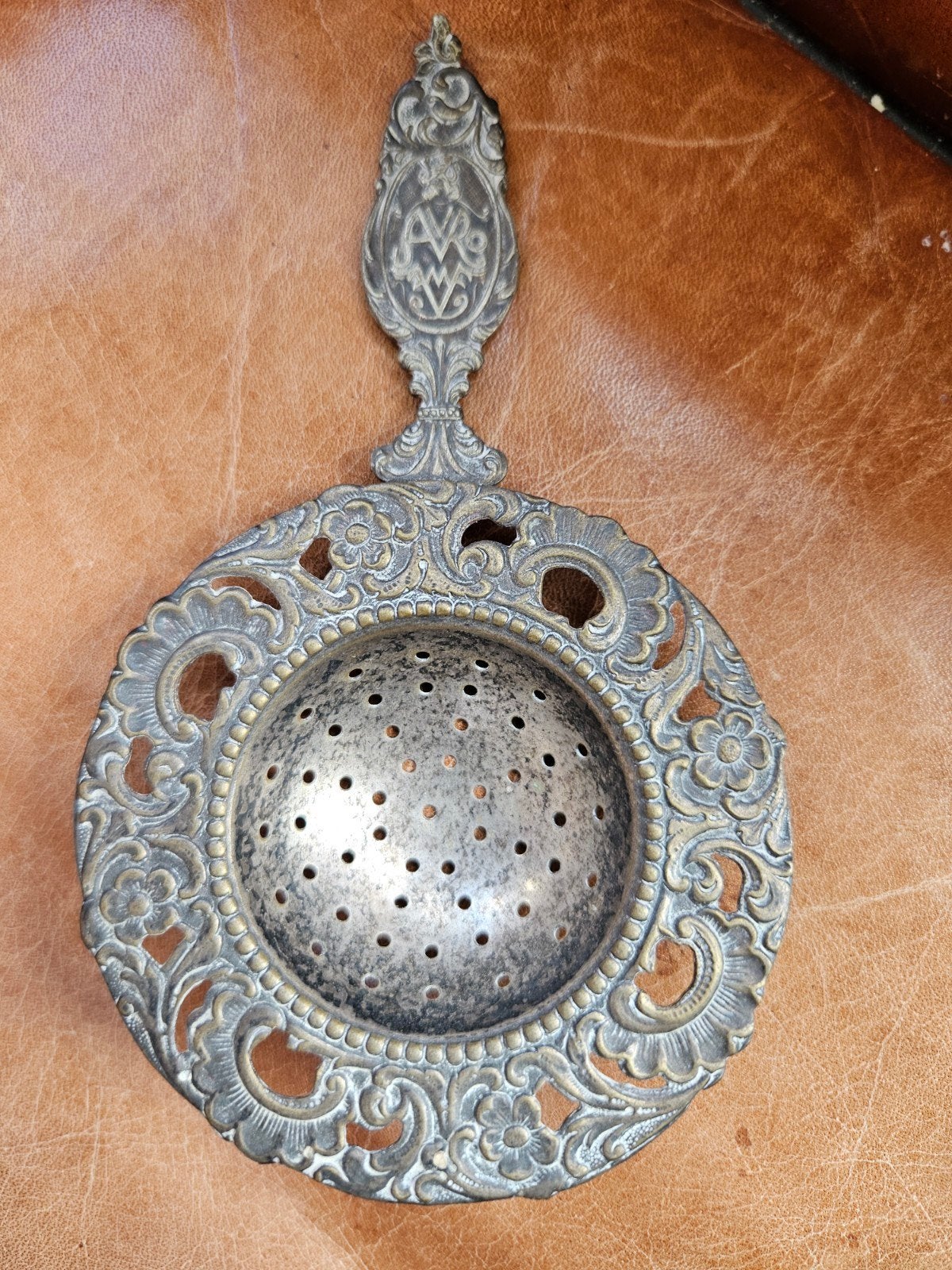 Verzilverde theezeef, servetring en koffie schepje., Ophalen of Verzenden