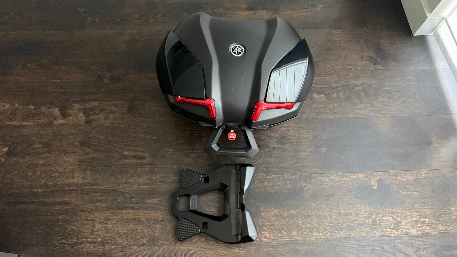 Topkoffer tracer 9 met bevestigingsplaat. Heel mooi!, Motoren, Ophalen, Gebruikt