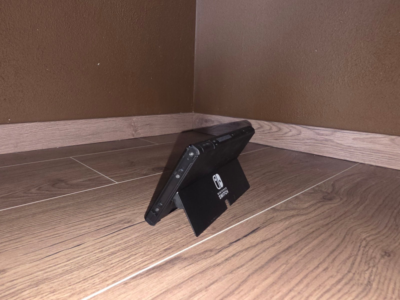 Foto 9 van Nintendo Switch OLED met 2 controllers en dock