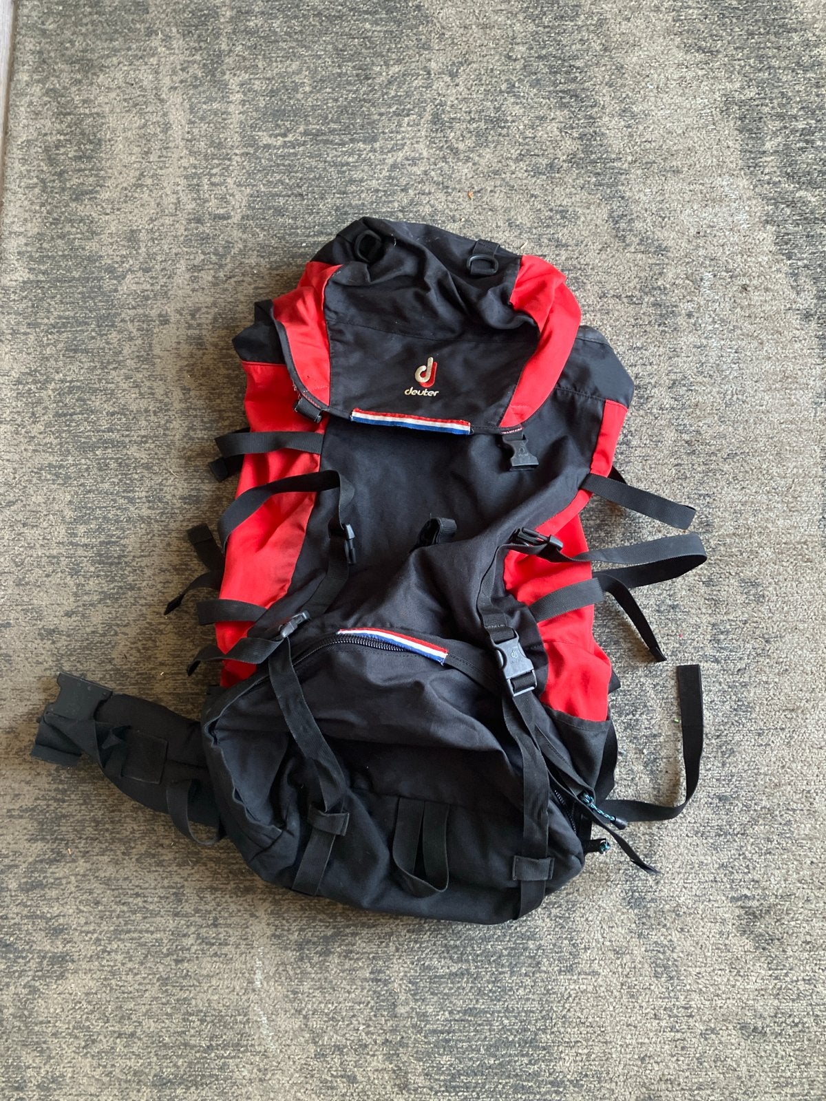Deuter Trekking Rugzak - Rood/Zwart, Overige merken, Gebruikt, 25 tot 40 cm, Ophalen of Verzenden