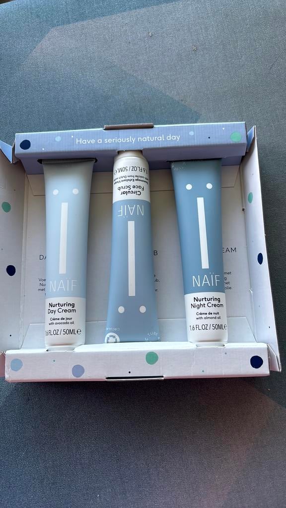 Set Naïf the natural gift, Ophalen of Verzenden, Nieuw, Gehele gezicht