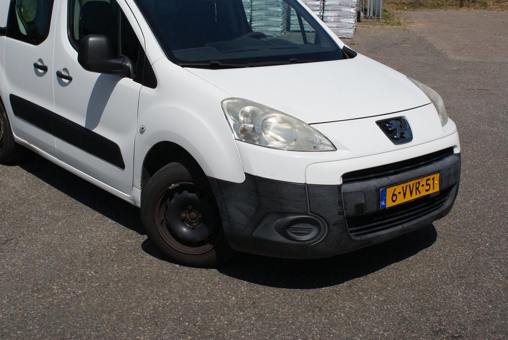 Peugeot Partner 120 1.6 e-HDI L1 XT Profit + | 3 Zitplaatsen, Euro 5, Gebruikt, 4 cilinders, Wit