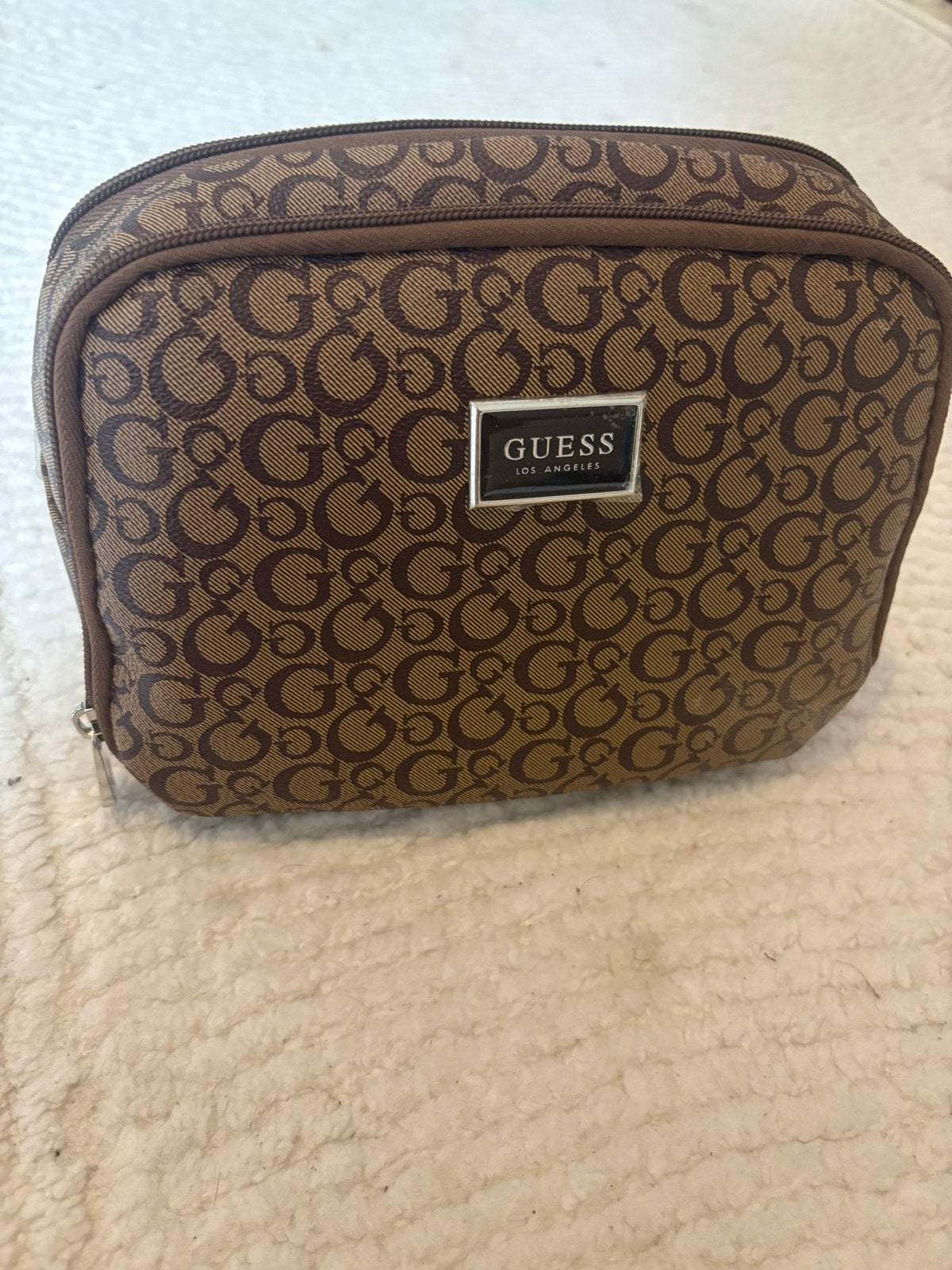 Guess make-up tasje bruin met logo, Ophalen of Verzenden, Gebruikt, Bruin, Dame