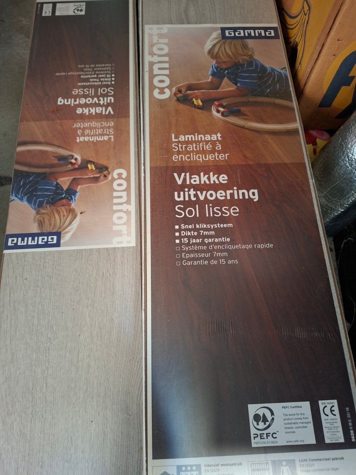 9 pakken laminaat incl. plinten, Ophalen, 50 tot 150 cm, Nieuw, 10 m² of meer