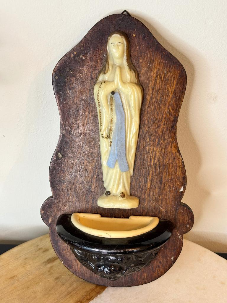 Vintage Wijwaterbakje Mariabeeldje Lourdes Hout, Antiek en Kunst, Antiek | Religie, Ophalen of Verzenden