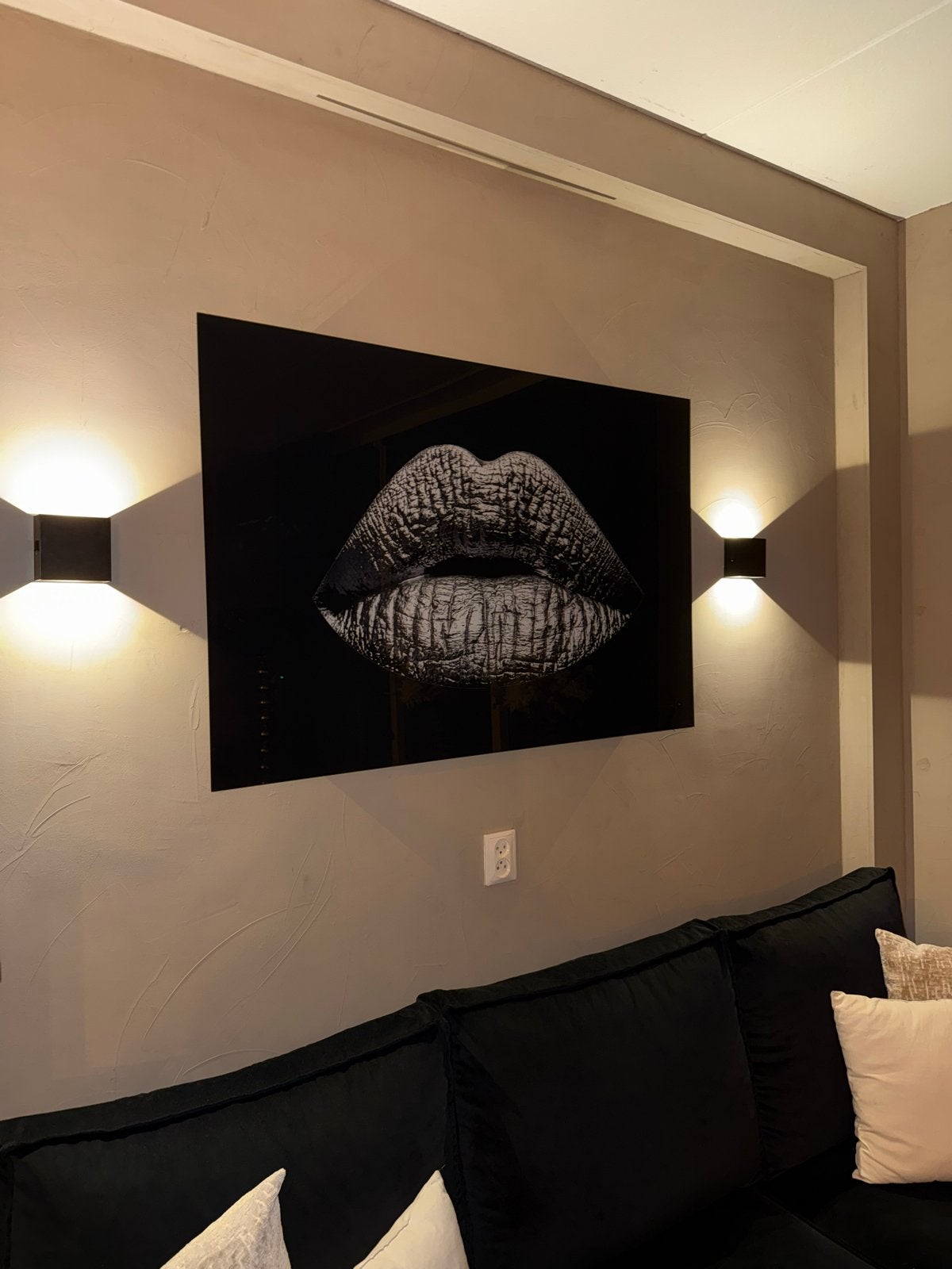 Modern wanddecoratie: Zilveren lippen op glasschilderij, Ophalen, Schilderij, Zo goed als nieuw, Kunststof