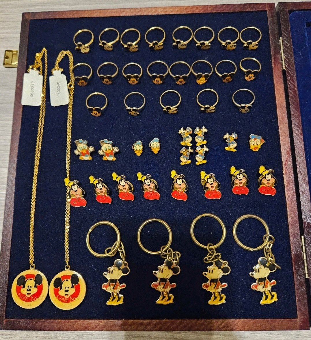 uniek Mickey Mouse club sieraden verzameling vintage, Verzamelen, Ophalen of Verzenden, Mickey Mouse, Nieuw