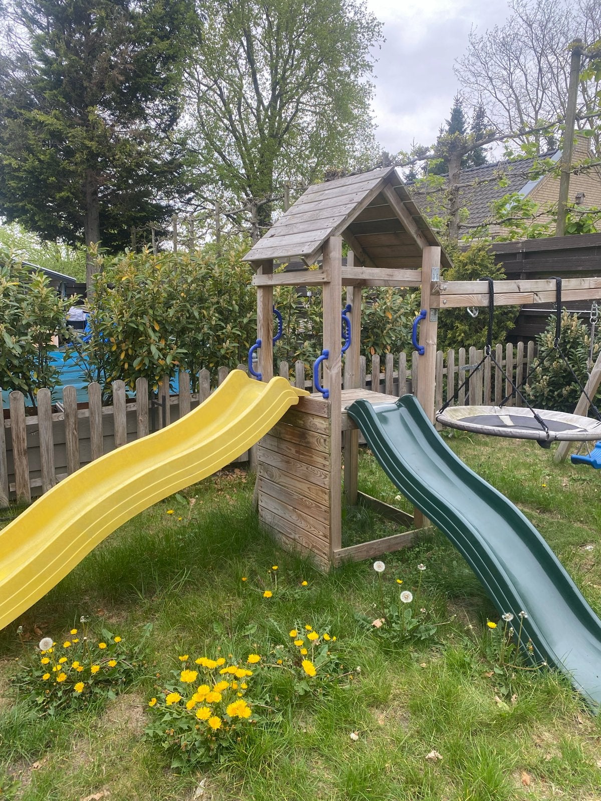 Houten Speeltoestel met Dubbele Glijbaan en Schommels, Ophalen, Gebruikt, Glijbaan