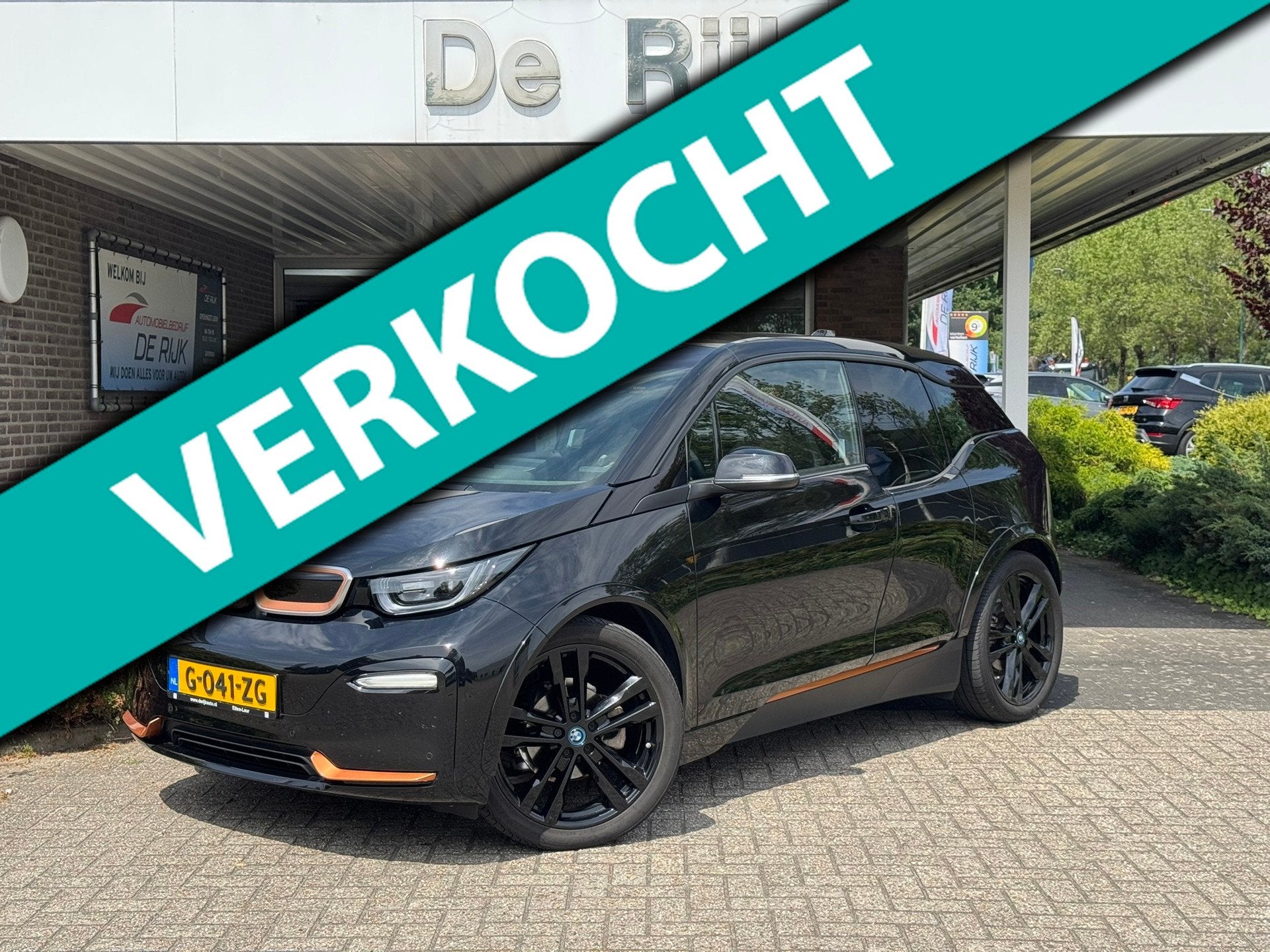 BMW I3 S 120Ah 42 kWh RoadStyle Edition | Pano, Leder, Navi,, Auto's, Automaat, Achterwielaandrijving, Zwart, 4 stoelen