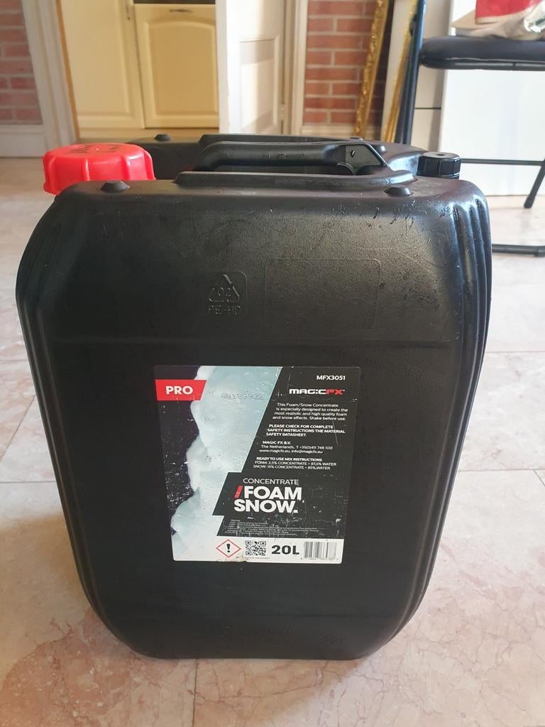 Jerrycan 20Liter Ideaal voor benzine en meer, 1 is gratis., 150 liter of meer, Ophalen of Verzenden