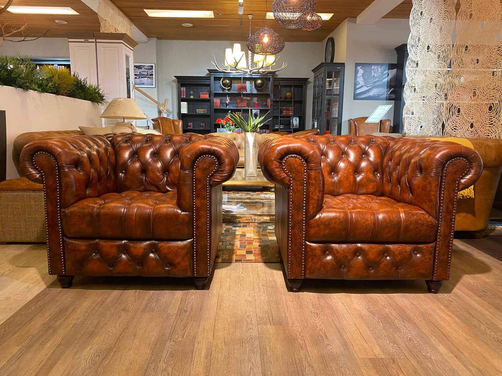 2 x Chesterfield clubfauteuils Model Buttonseat Brand, Huis en Inrichting, Fauteuils, 75 tot 100 cm, Ophalen of Verzenden