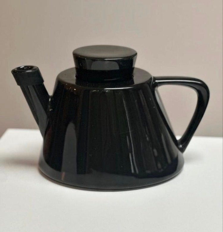 Zwarte IKEA Varme theepot - collectorsitem, Keramiek, IKEA, Ophalen of Verzenden, Zo goed als nieuw