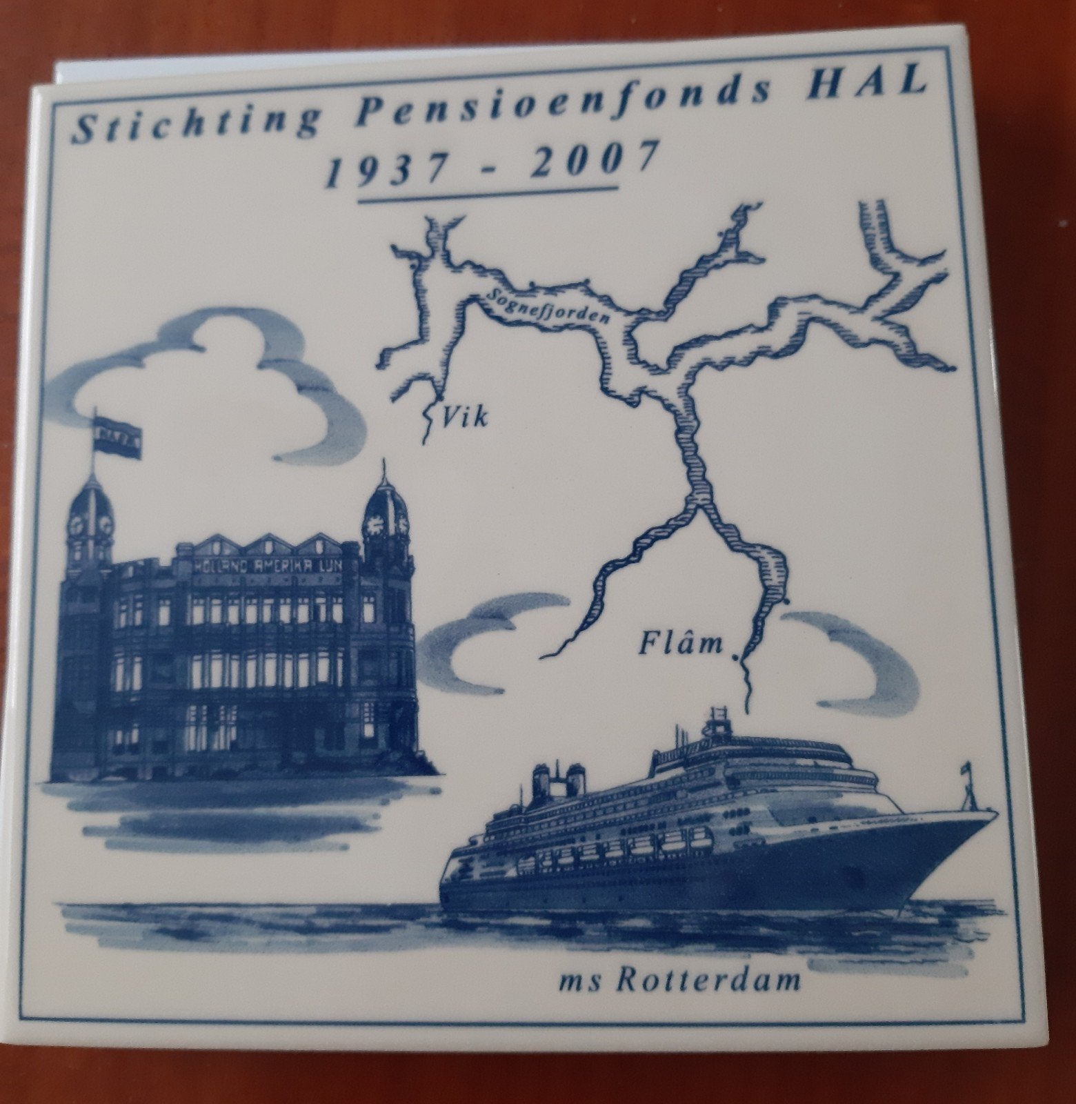 tegel stichting pensioenfonds HAL 1937-2007, Antiek en Kunst, Antiek | Wandborden en Tegels, Ophalen of Verzenden