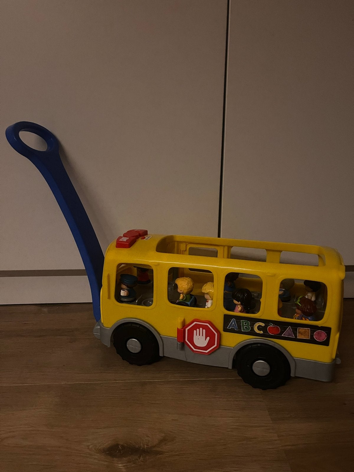 Little People bus met trekhendel en 10 figuren, Ophalen, Gebruikt