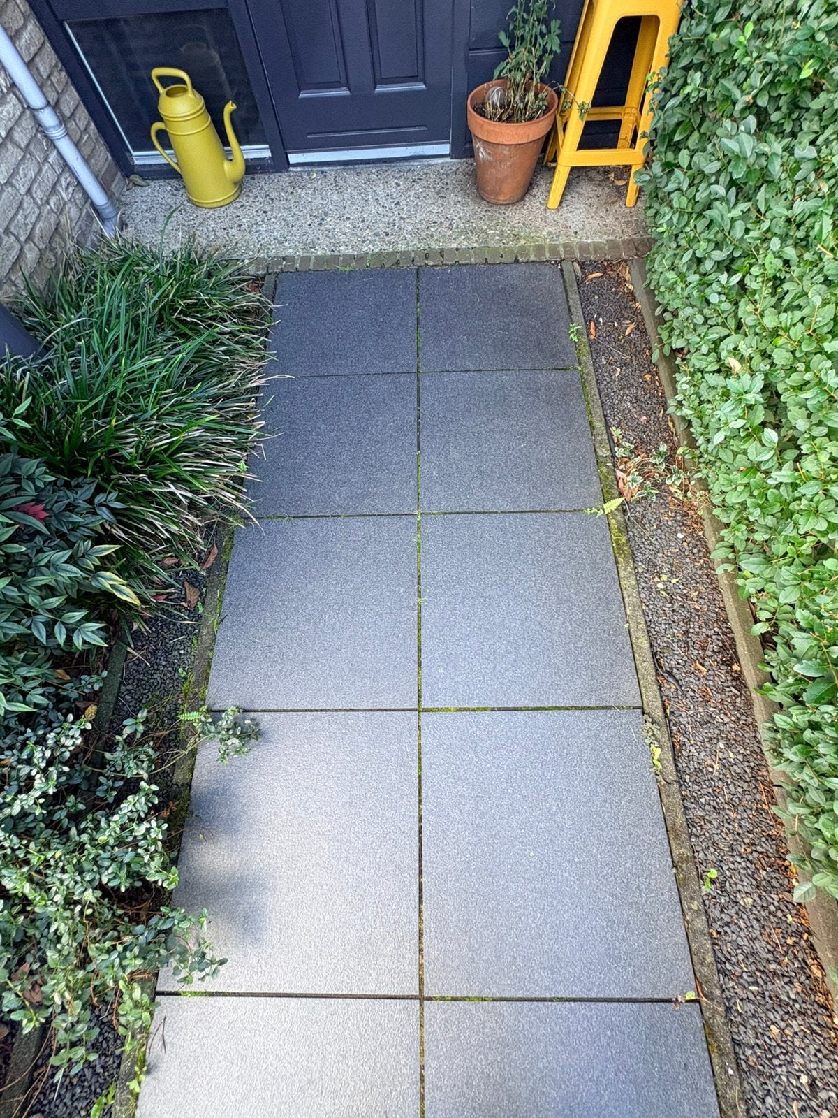 Gratis af te halen: 28 donkergrijze terrastegels 60x60 cm, Tuin en Terras, Ophalen, Gebruikt, 10 m² of meer, Beton