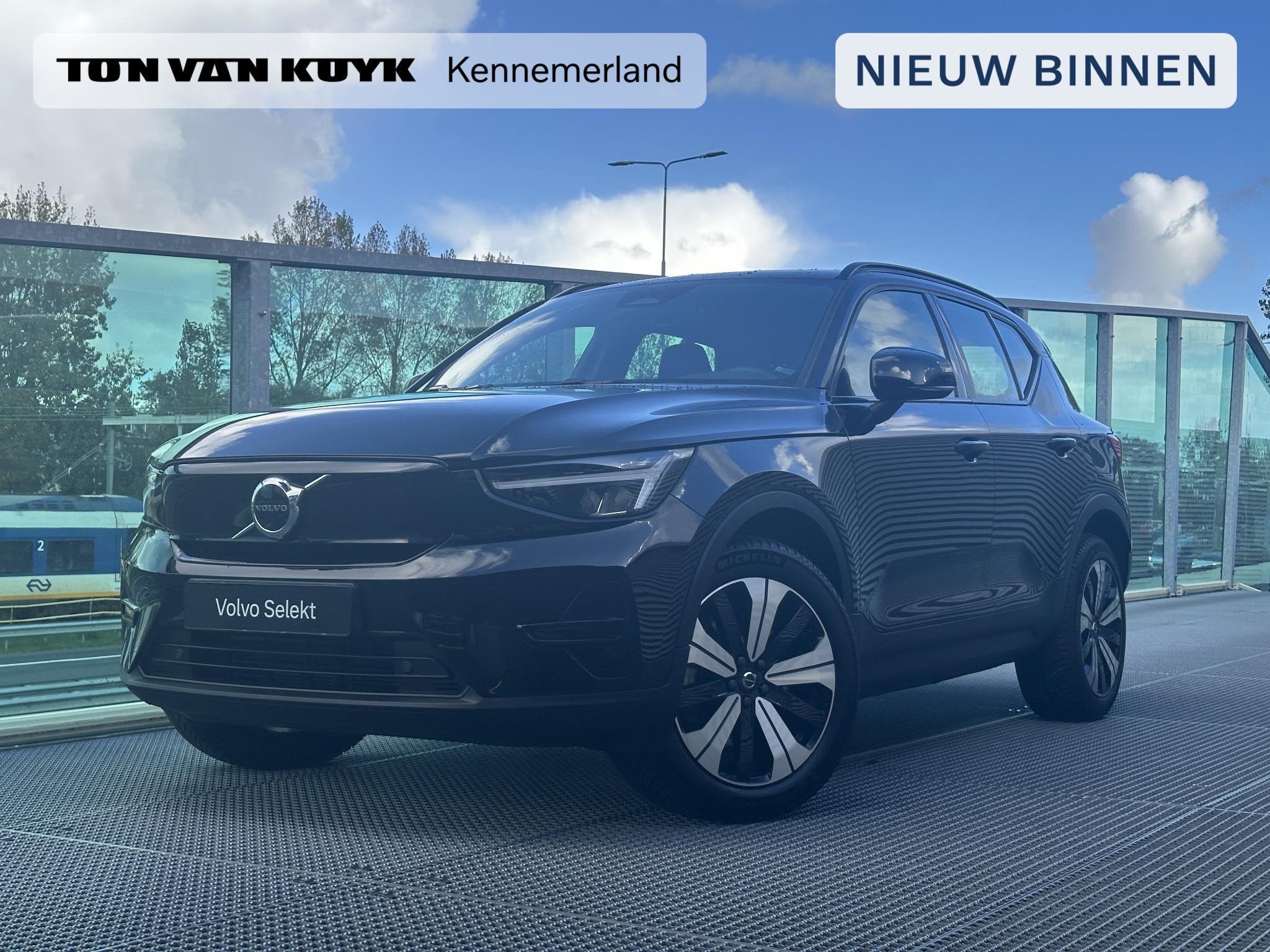 Volvo XC40 Recharge Core / Verwarmde voorstoelen / Verwarmd, Auto's, Stof, Gebruikt, Volvo Selected Used Cars, Zwart