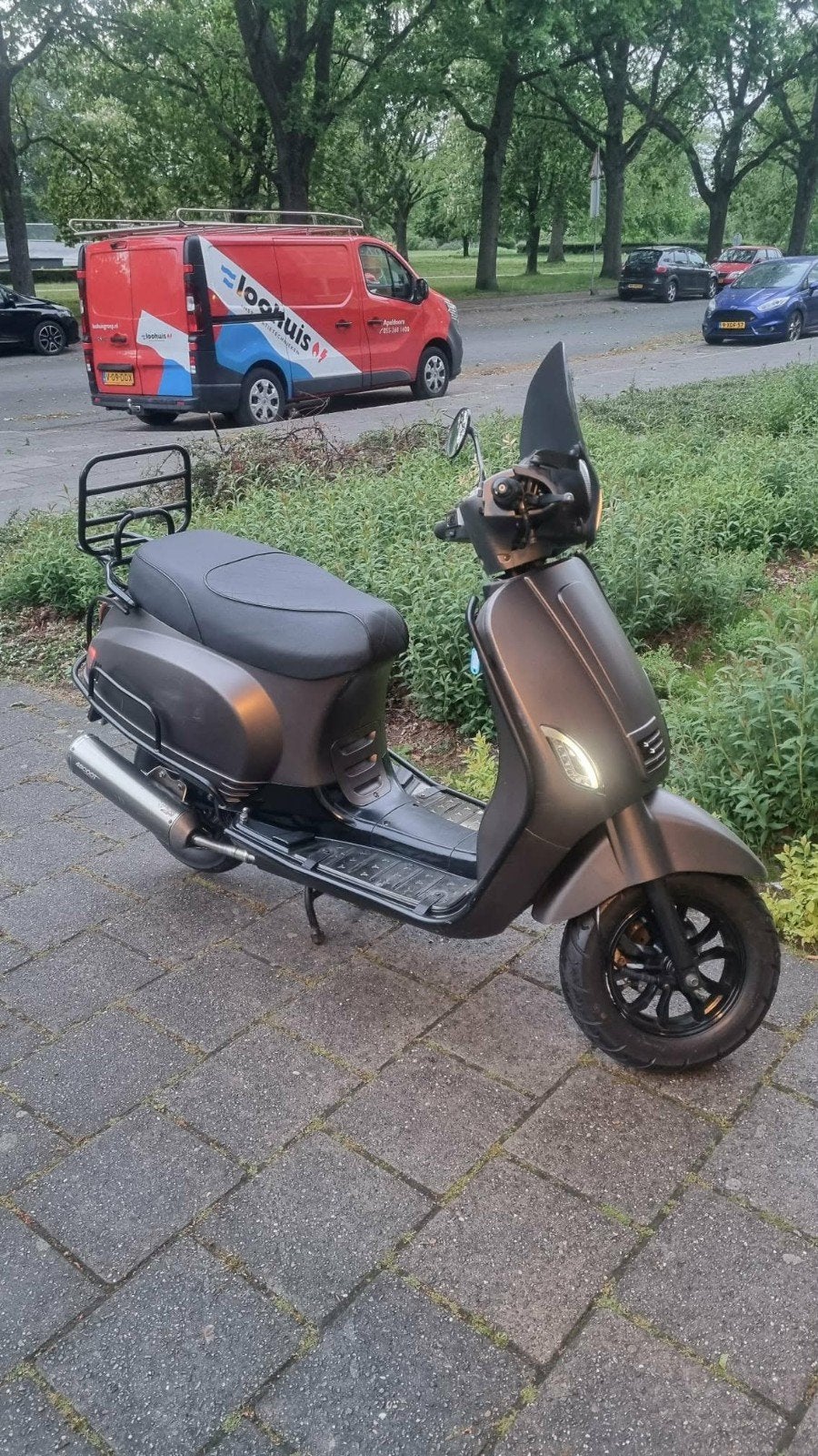 AGM Mat Bruin - Goed onderhouden, Ophalen, Zo goed als nieuw, Benzine, Overige merken