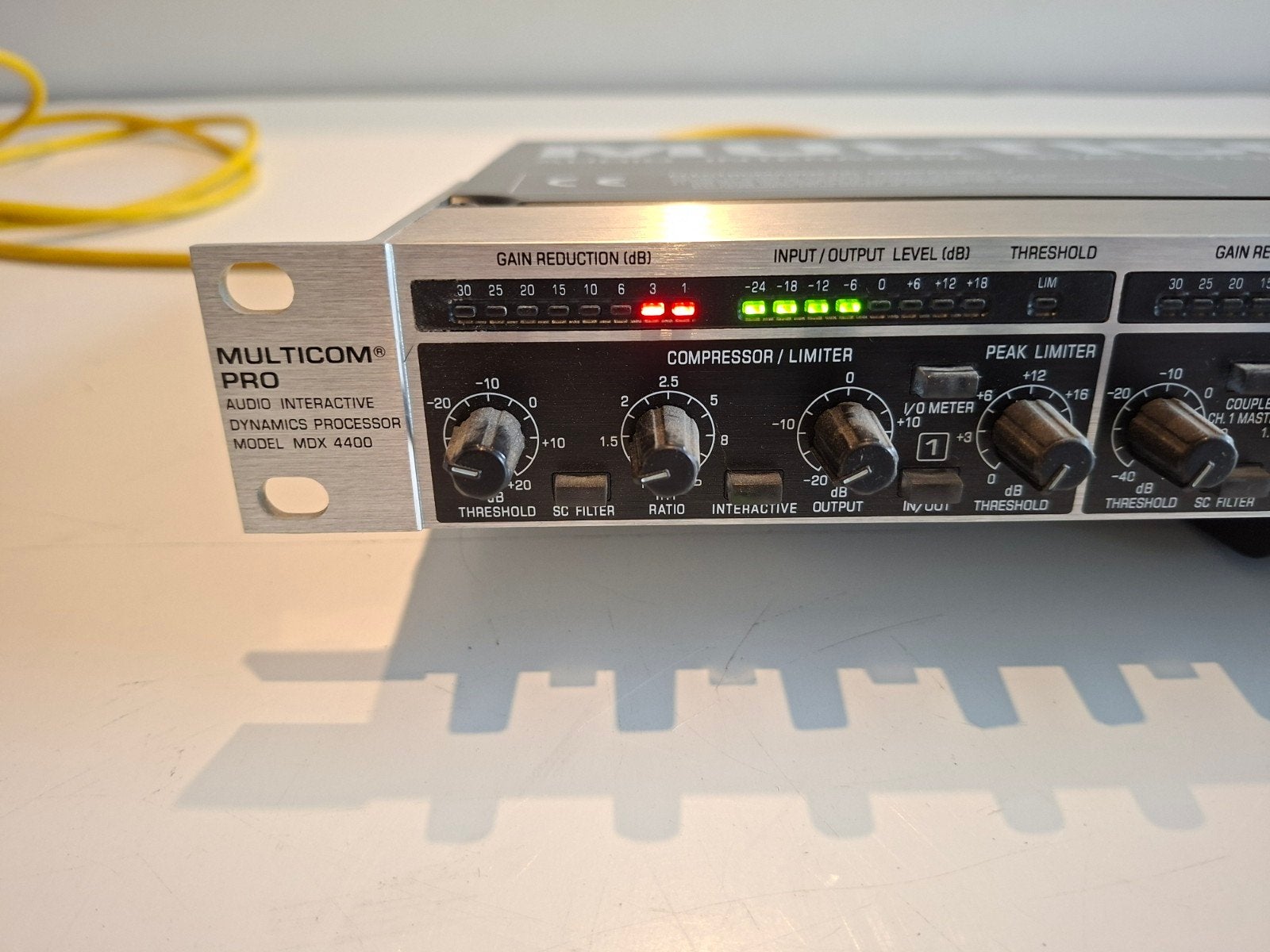 Behringer Multicom Pro MDX 4400 - Compressor/Limite, Ophalen of Verzenden, Gebruikt, Minder dan 5 kanalen