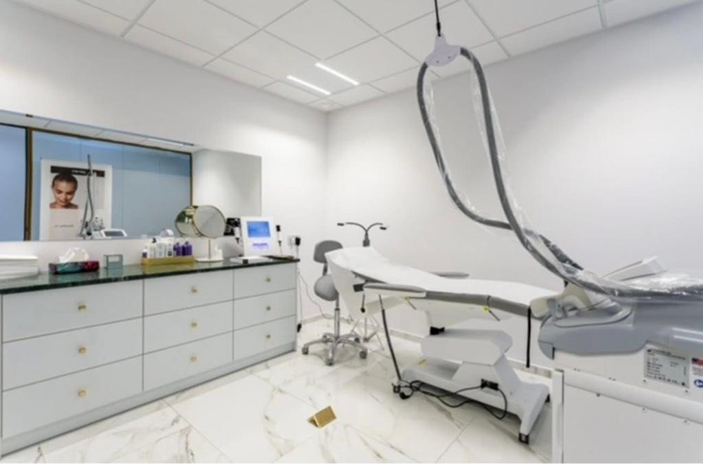 TE HUUR: BEHANDELRUIMTES – ELITE ESTETIC (ROTTERDAM), Rotterdam