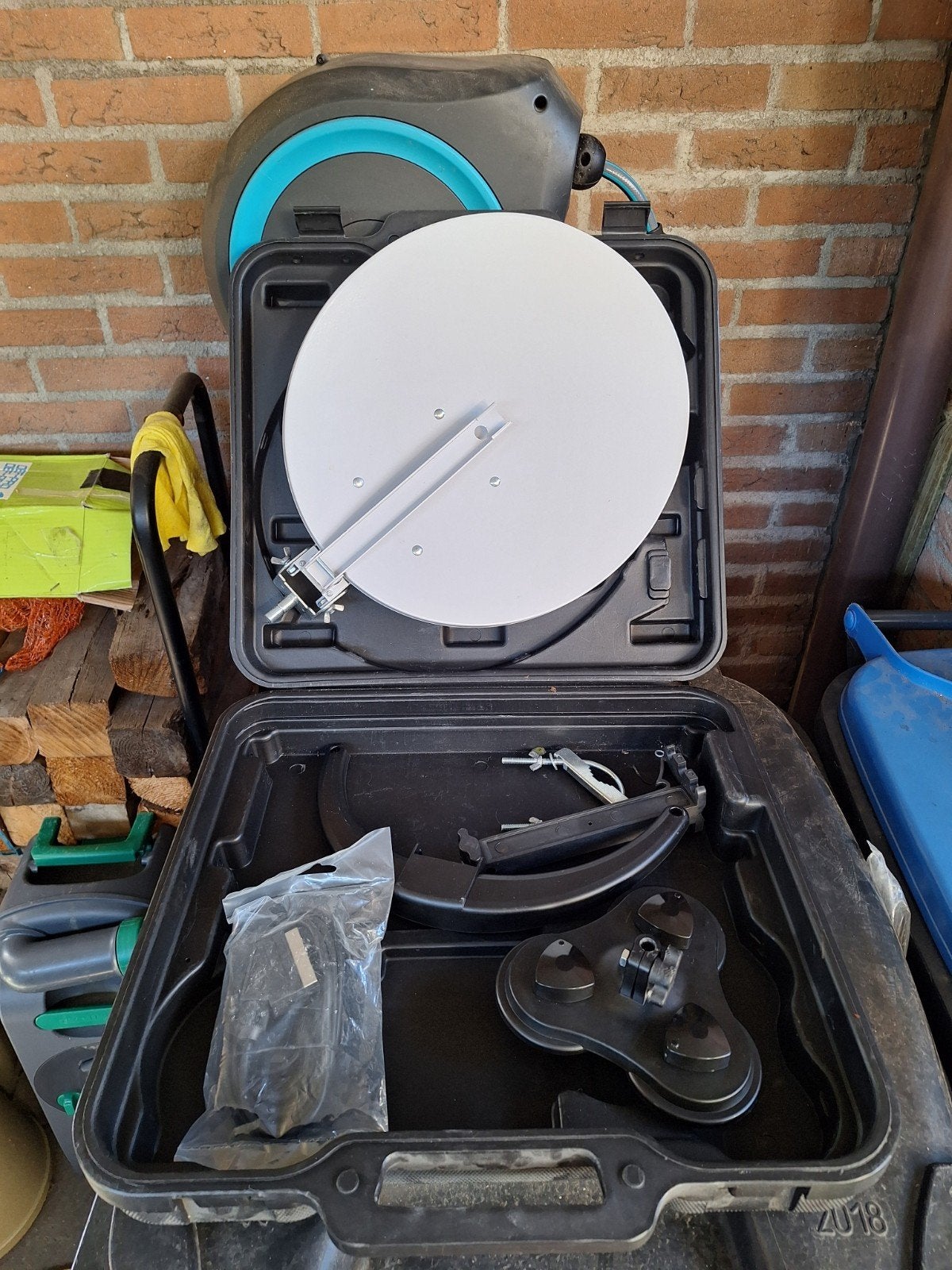 Draagbare camping satellietset in koffer / mobiele satelliet, Ophalen of Verzenden, Overige merken
