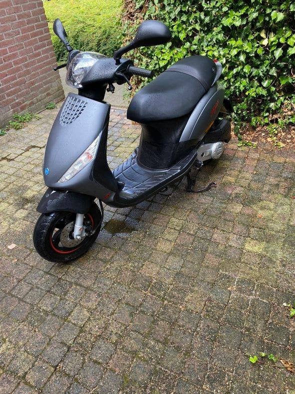 Piaggio Zip S 4T 50cc iGet, Fietsen en Brommers, Scooters | Piaggio, Ophalen, Maximaal 45 km/u, Zip, Zo goed als nieuw