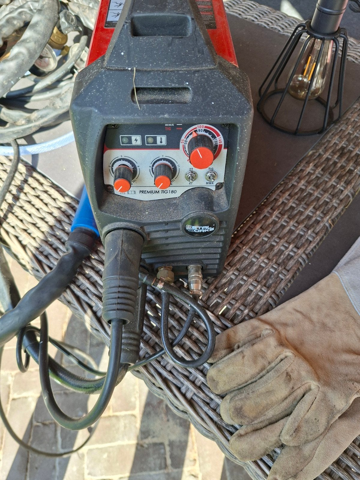 Foto 2 van Metalworks Premium TIG 180 lasapparaat gasfles en toebeho