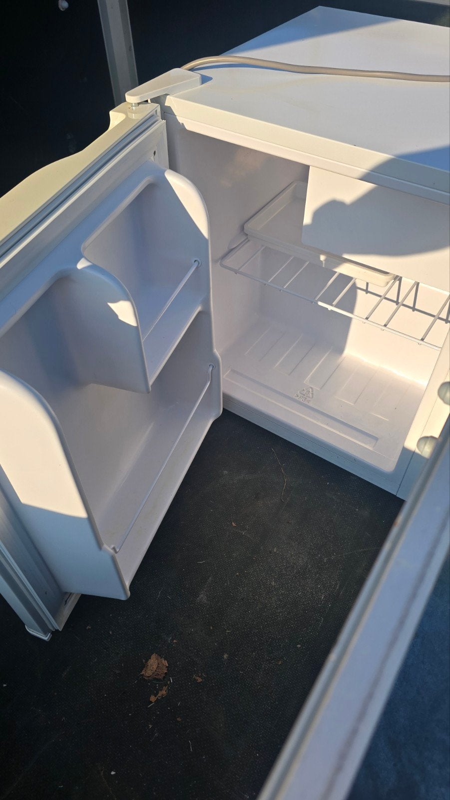 Compacte koelkast met vriesvak - Ideaal voor camping!, Ophalen of Verzenden