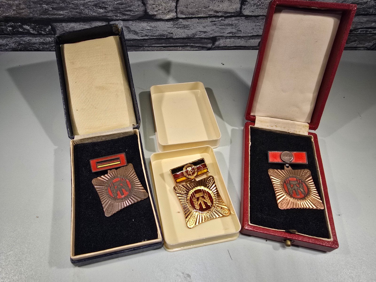 DDR Oost Duitsland medailles onderscheidingen, Ophalen of Verzenden, Overige materialen, Buitenland