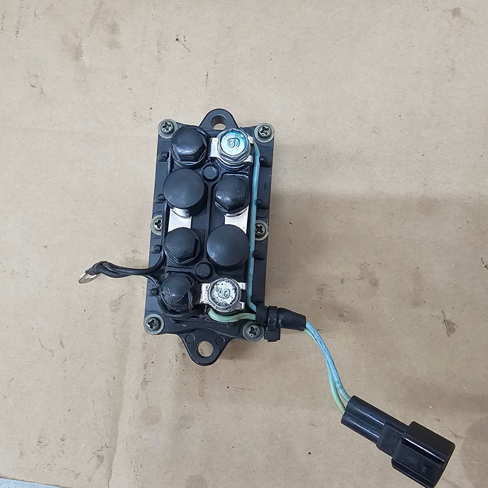 Yamaha powertrim Relais
63P-81950-00, Ophalen of Verzenden, Zo goed als nieuw, Motor en Techniek