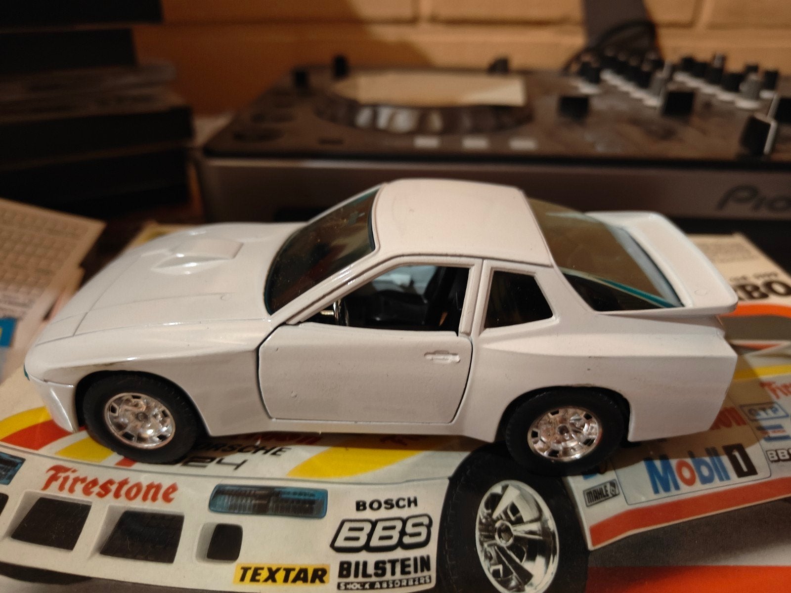 Bburago kit Porsche 924 1/25, Hobby en Vrije tijd, Modelauto's | 1:24, Ophalen of Verzenden, Zo goed als nieuw, Auto, Bburago