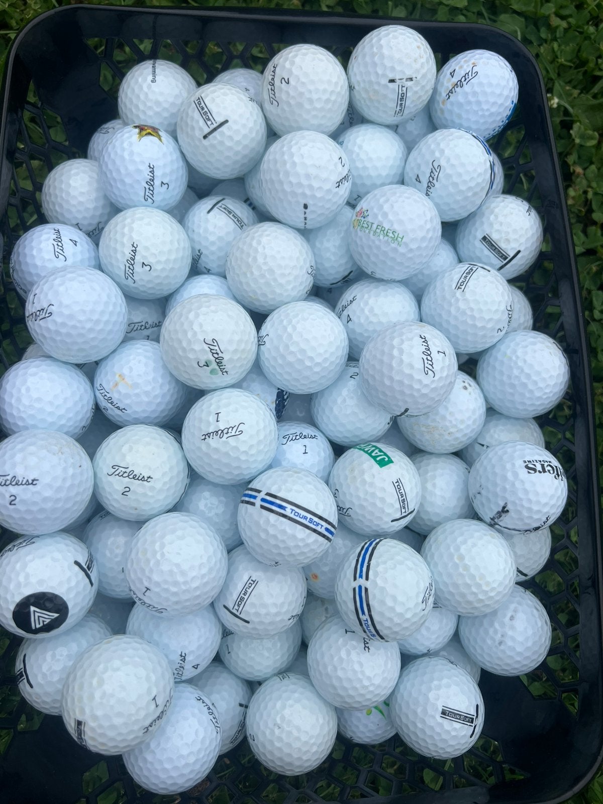 50 nette Titleist Tour soft golfballen, Ophalen of Verzenden, Zo goed als nieuw, Bal(len)