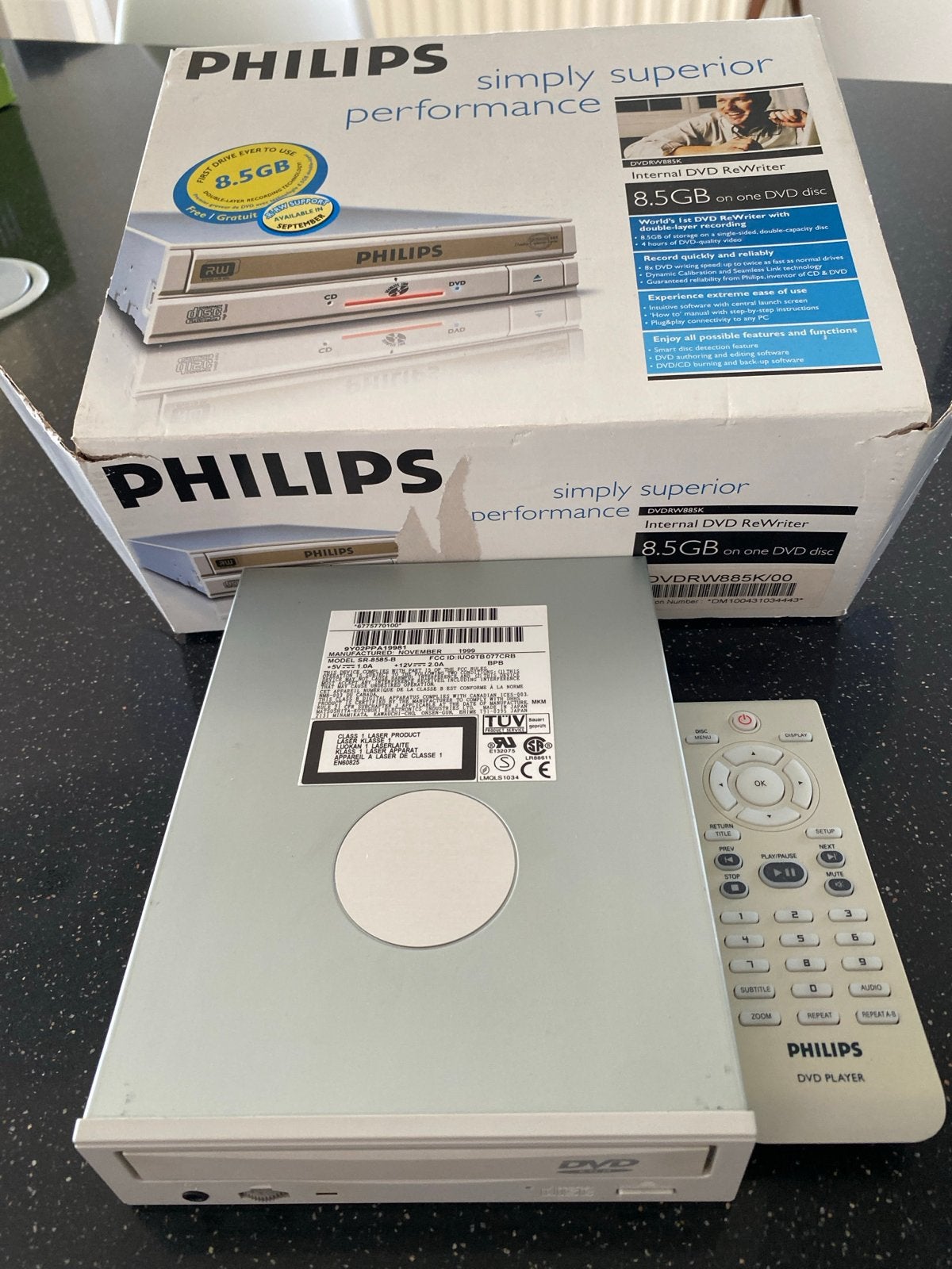 Philips Interne DVD ReWriter DVDRW885K/00 met afstandsbedien, Computers en Software, Intern, Ophalen of Verzenden, Zo goed als nieuw