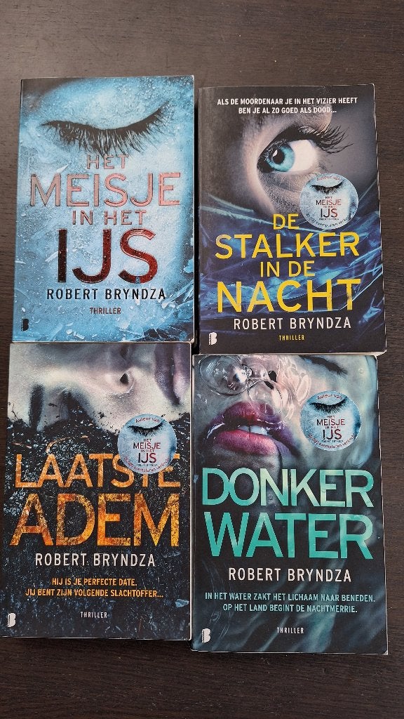4 boeken van Robert Bryndza, Boeken, Thrillers, Ophalen of Verzenden, Gelezen, Robert Bryndza