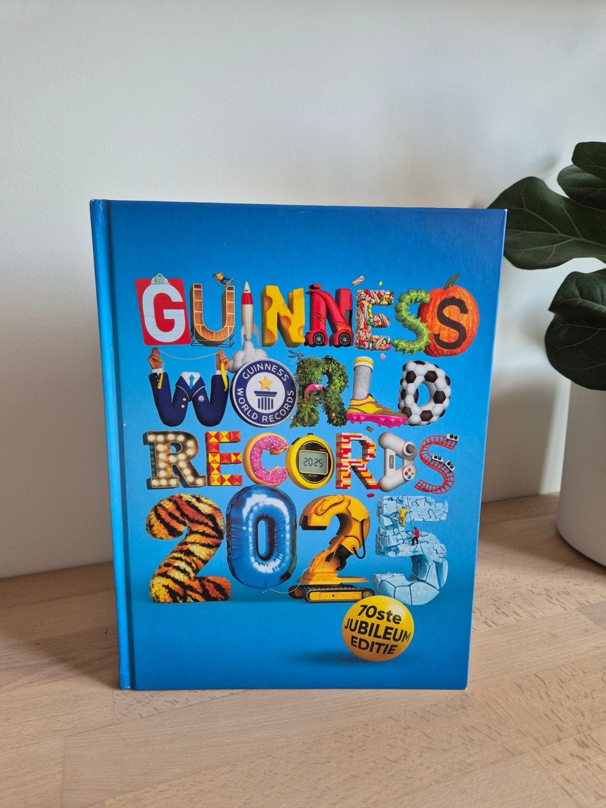 Guinness World Records 2025 - 70ste Jubileum Editie, Ophalen of Verzenden, Zo goed als nieuw, Guinness World Records, Non-fictie