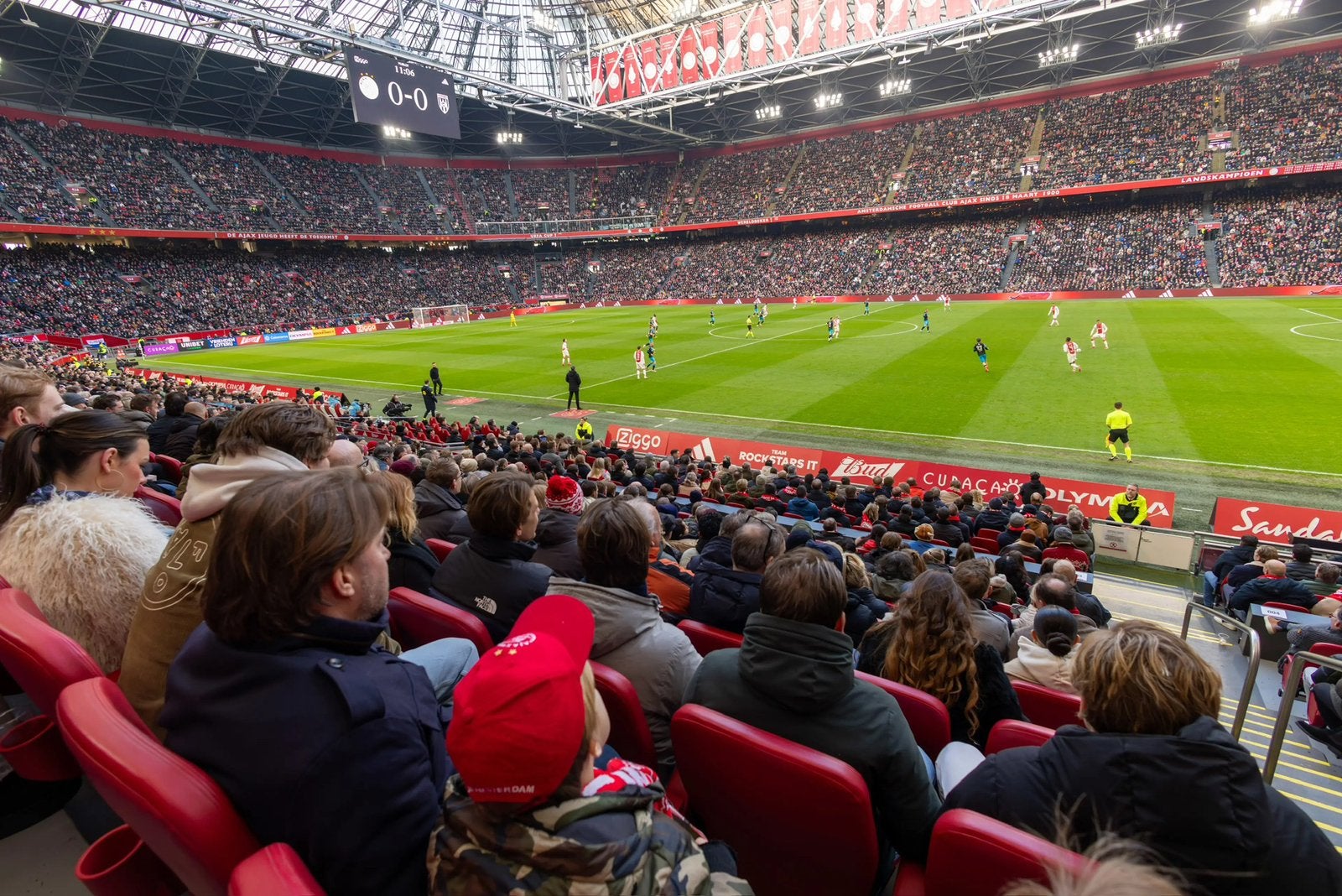 2 VIP tickets vak 121 incl. Glasgow Lounge! Ajax vs Getafe!, Twee personen, December, Europa of Champions League