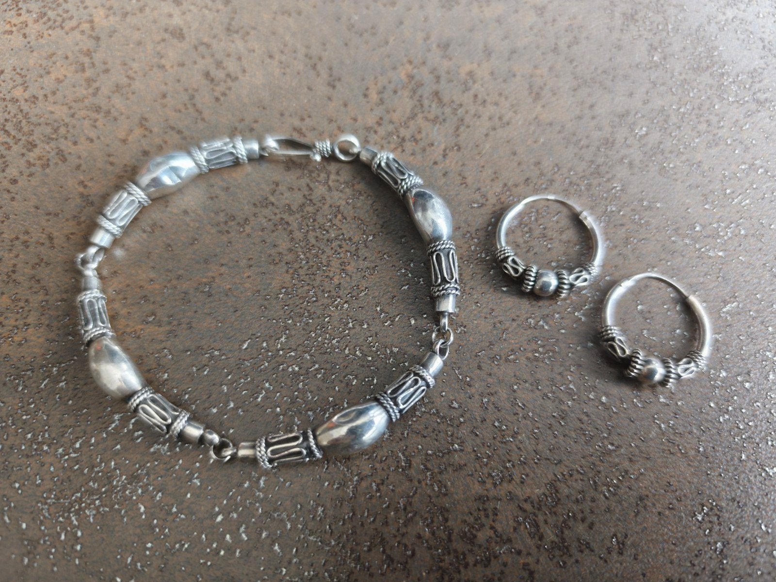 Zilveren armband+bijbehorende oorbellen met Keltisch motief, Ophalen of Verzenden, Gebruikt, Zilver, Zilver