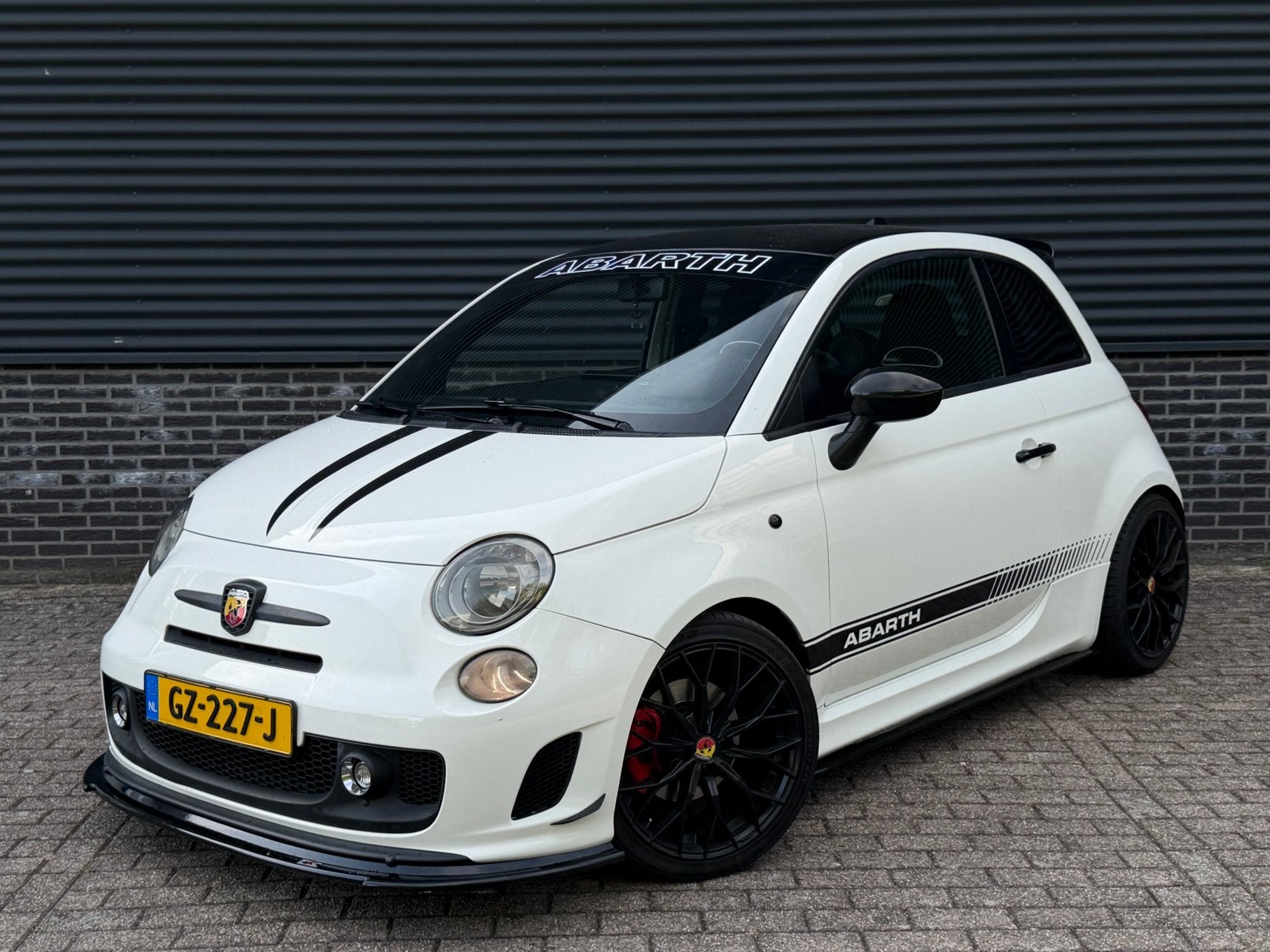 Fiat 500 1.4 Abarth, Auto's, Fiat, Particulier, Benzine, D, Hatchback, Handgeschakeld, Geïmporteerd, Wit, Zwart, Stof, Voorwielaandrijving