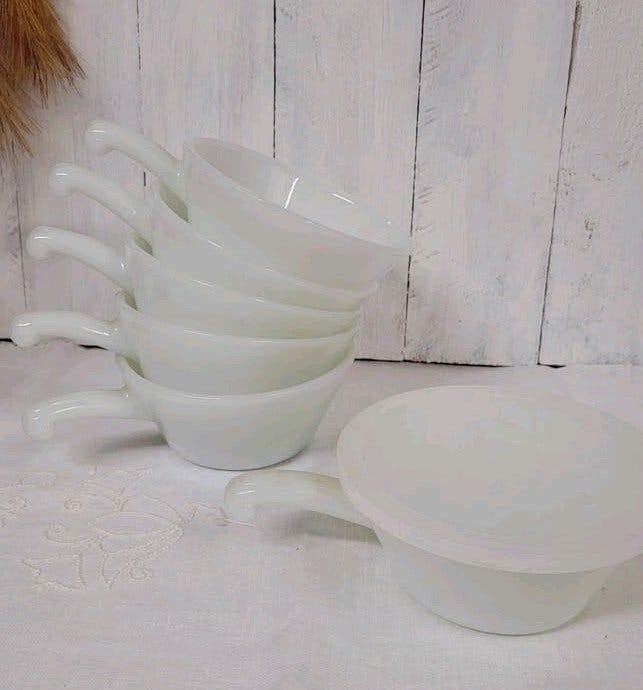Vintage Arcopal melkglas soepkommen, Antiek en Kunst, Antiek | Servies los, Ophalen of Verzenden